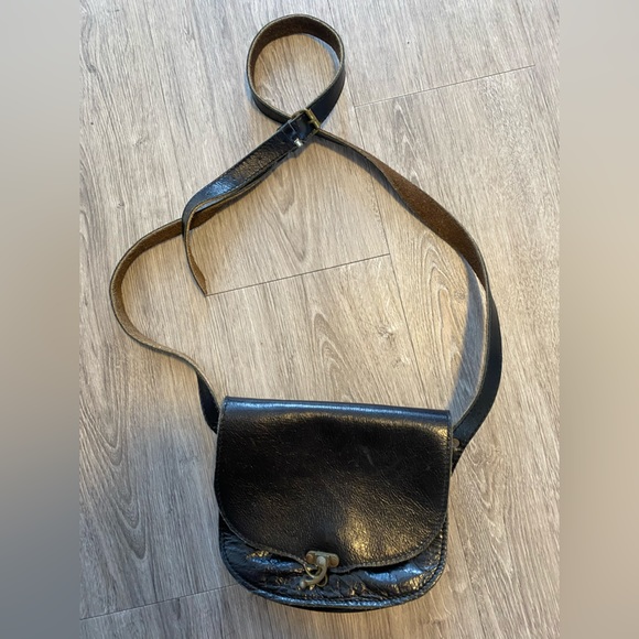 Hand made leather cross body bag - Picture 1 of 6